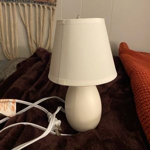 Mini trendy all white table lamp